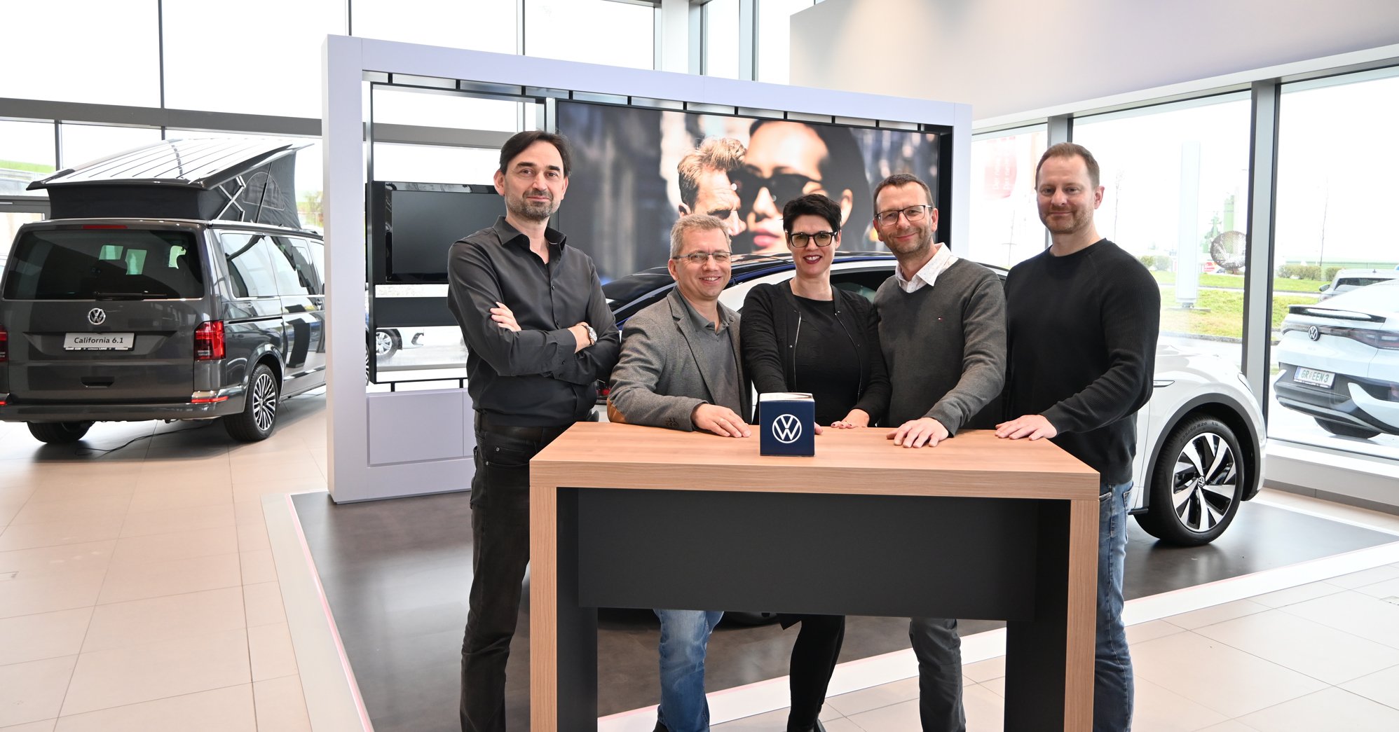 Autohaus VW Lang Innovativer Schauraum in Haag Peneder Projekteinblick