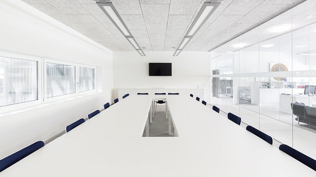 GlastrennwĂ€nde in den BĂŒrorĂ€umlichkeiten von STM Stein-Moser GmbH BĂŒrorĂ€umlichkeiten bei STM Stein-Moser GmbH mit GlastrennwĂ€nden und Fenstern