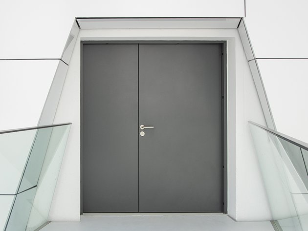 Brandschutztür aus Stahl: klassische Brandschutztür für den Innen- und Aussenbereich